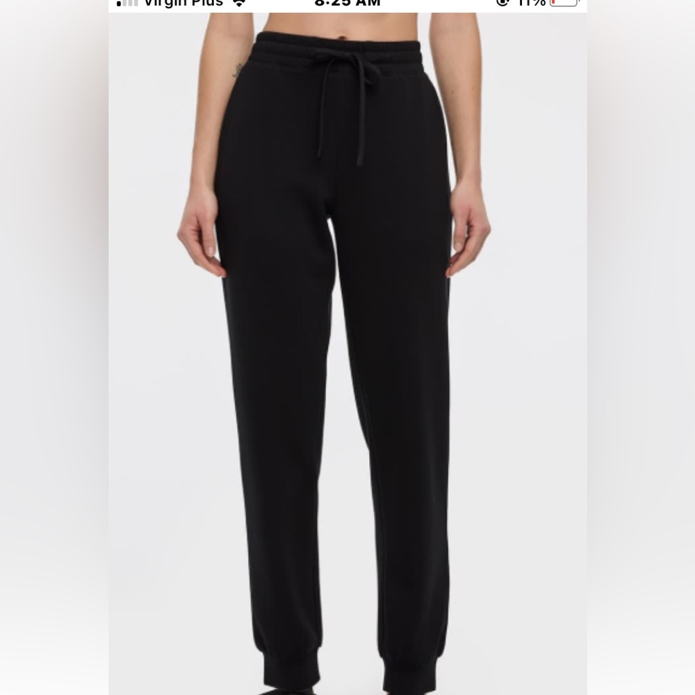Carolina Belle size medium black joggers